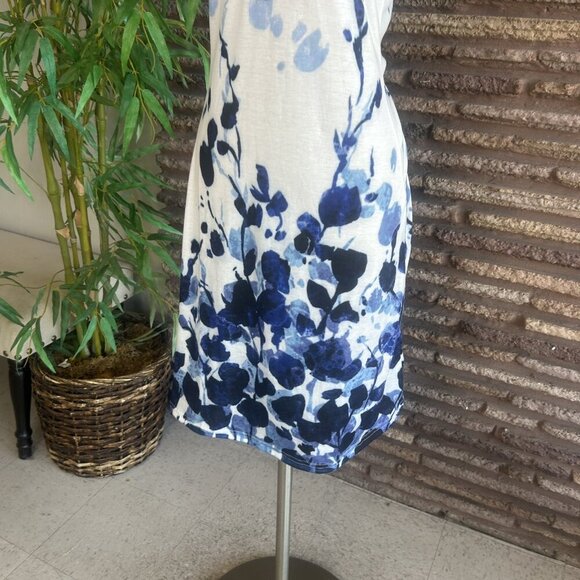 Breezy Blue Floral V Neck Short Sleeve Lightweight Knit Dress Size Small - Picture 7 of 9